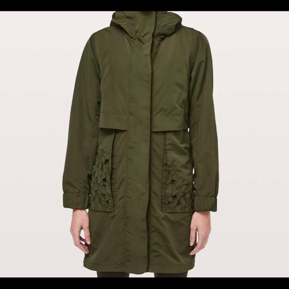Women’s Lululemon coat size 6 - Picture 1 of 5